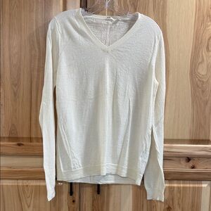 Uniqlo Wool Off-White Elevated Basic Timeless Minimalist V-Neck Sweater Size XL